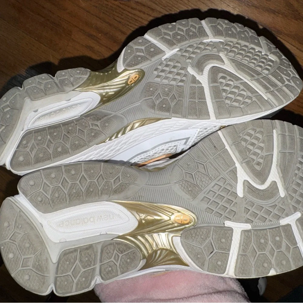 New Balance White, Peach & Silver Mesh Athletic Sneakers - Picture 4 of 6